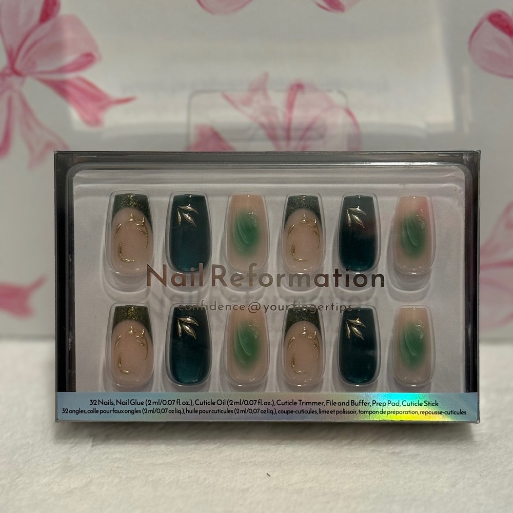 Nail Reformation Press‎ On Nails Green Gold Leaf Design Manicure Set 32 Nails